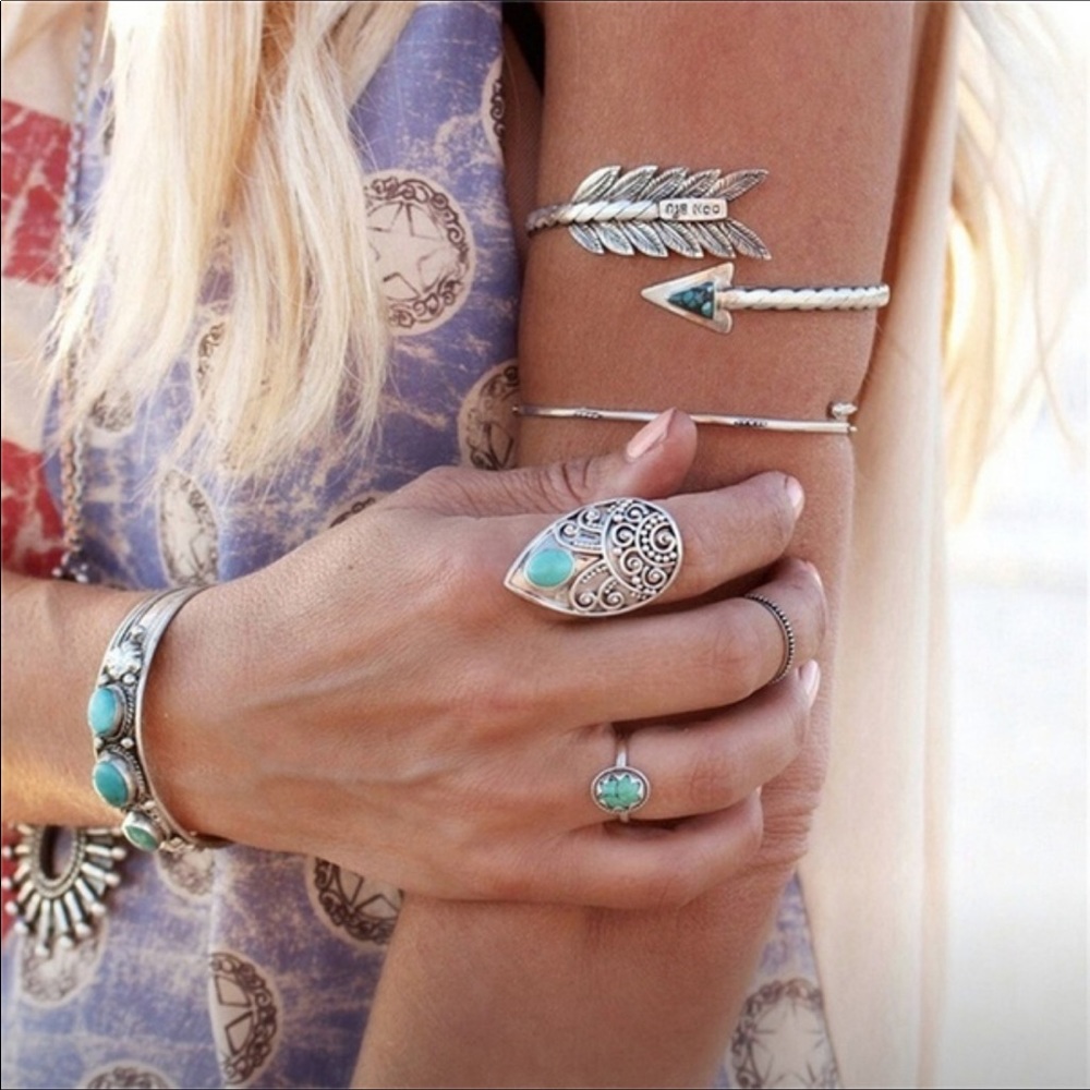 ✨ Adjustable Arrow Arm Band